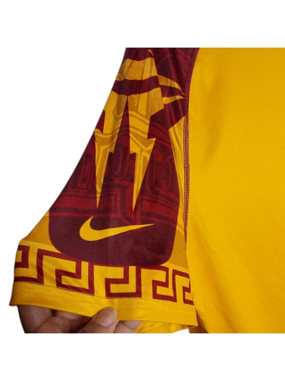Nike USC Trojans Short-Sleeve Raglan T-Shirt Yellow & Maroon Large - Picture 11 of 13